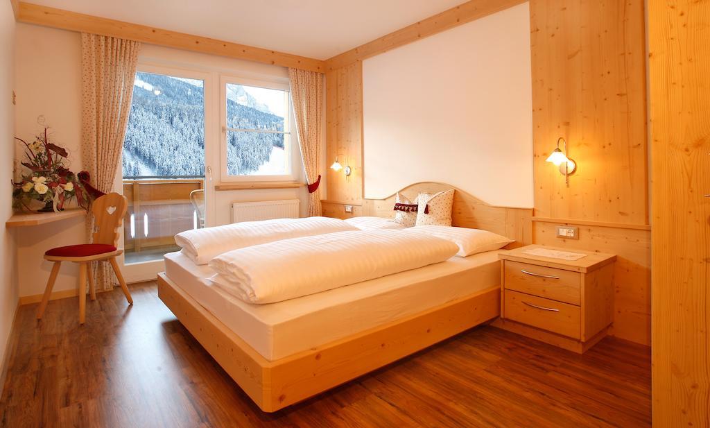 Apartments Antines Selva di Val Gardena Bilik gambar