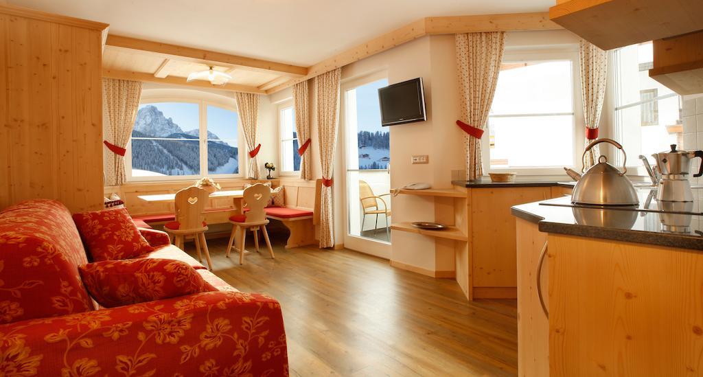 Apartments Antines Selva di Val Gardena Bilik gambar